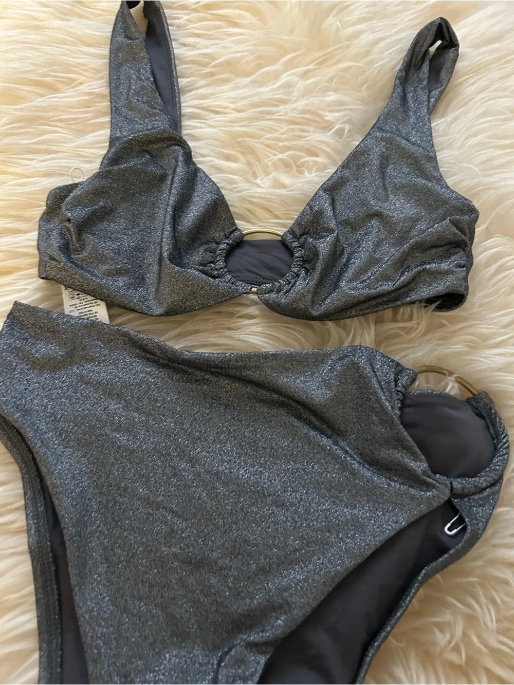 It’s a SET! Vitamin A bikini Skylar Bikini Top + Lolita high rise bottom small